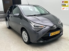 Toyota Aygo - 1.0 VVT-i x-play limited+apel-CarePlay-Navigatie+Camera=DECEMBER 2021