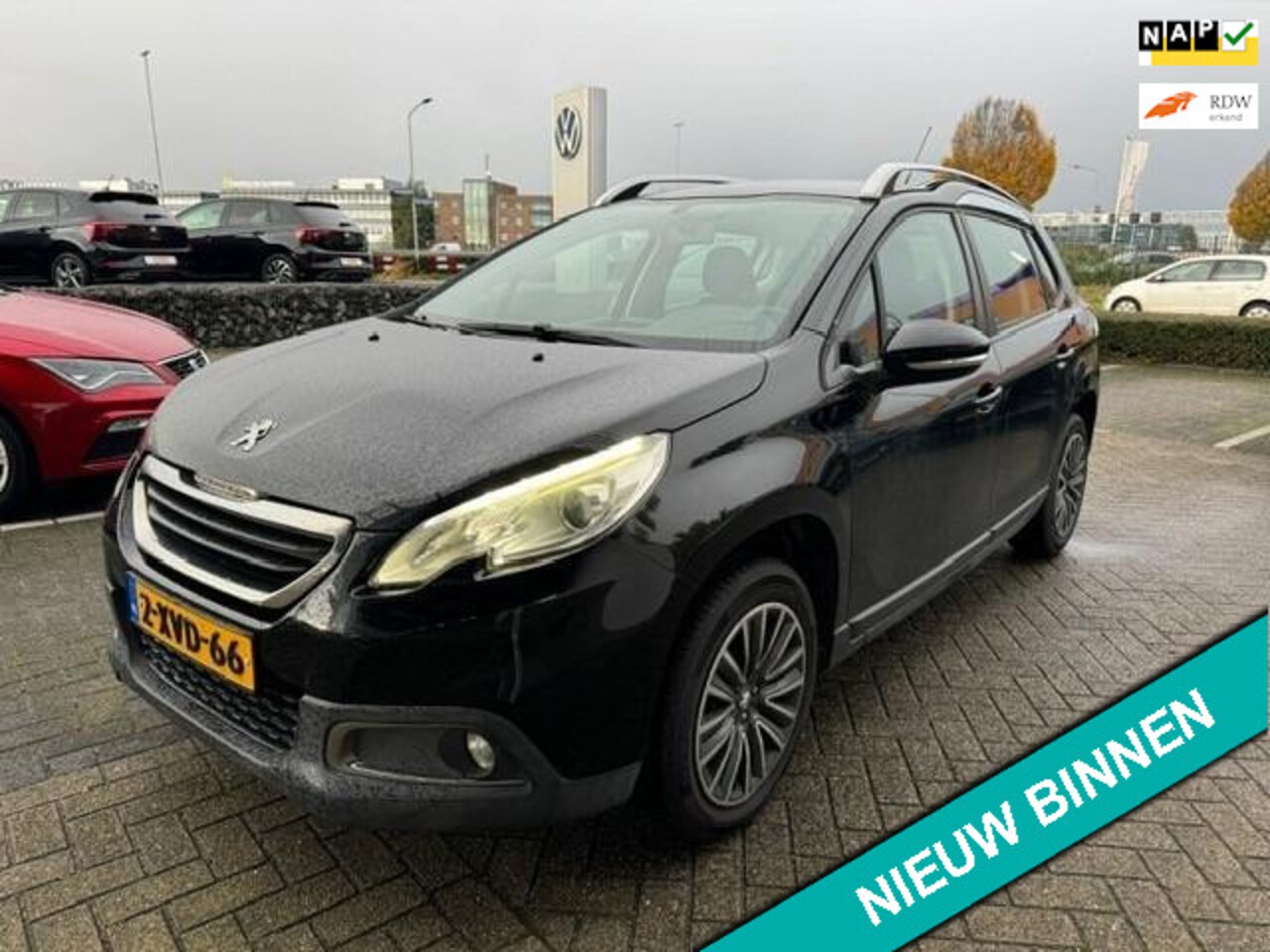 Peugeot 2008 - 1.2 Active 1e eigenaar Panorama Airco Navi Trekhaak 100.000km - AutoWereld.nl