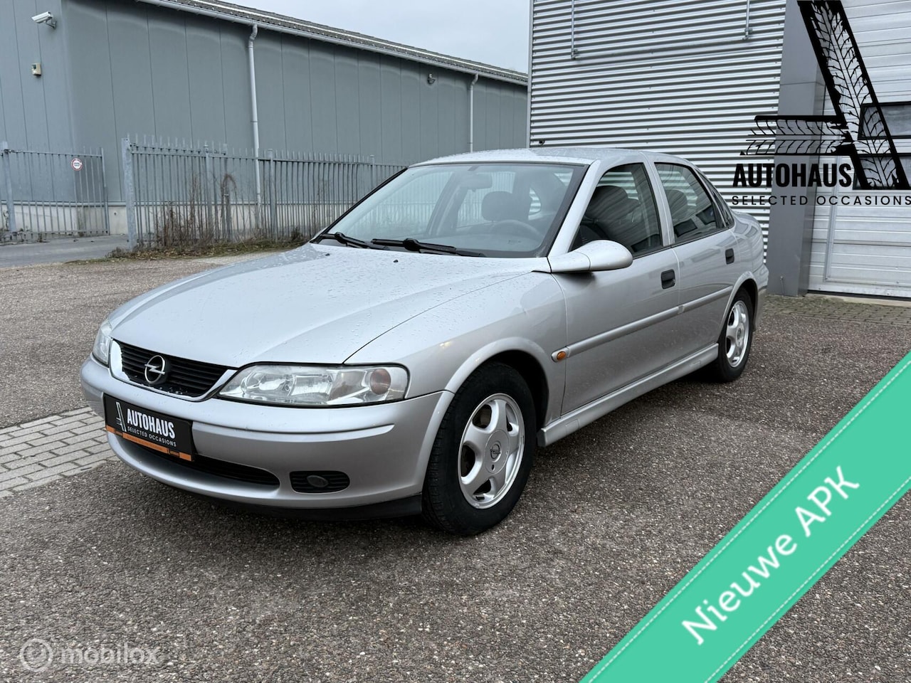 Opel Vectra - 1.6-16V Pearl Sport APK NAP Trekhaak - AutoWereld.nl