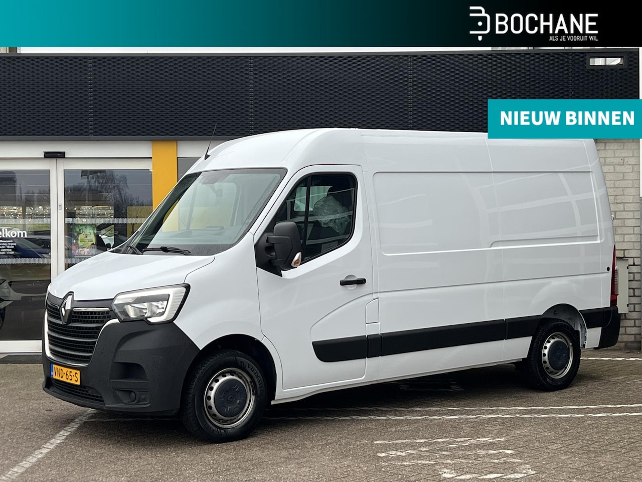 Renault Master - T33 2.3 dCi 135 L2H2 Comfort | Trekhaak | Navigatie | DAB | Parkeersensoren | Airco | - AutoWereld.nl