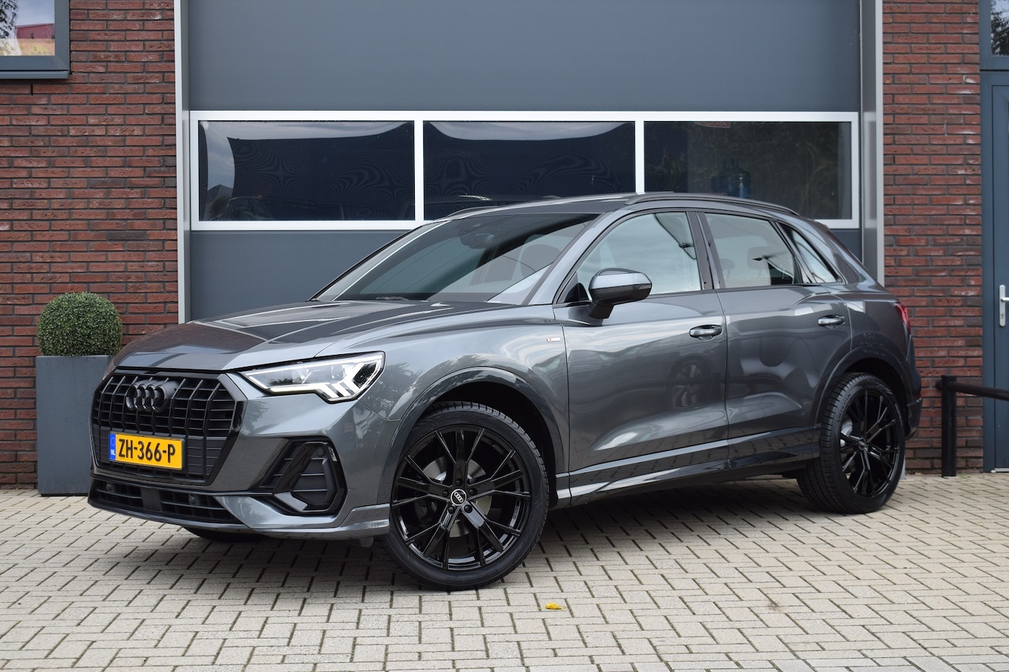 Audi Q3 - 35 TFSI 150pk S-tronic S-line | Panoramadak | Virtual | 20" - AutoWereld.nl