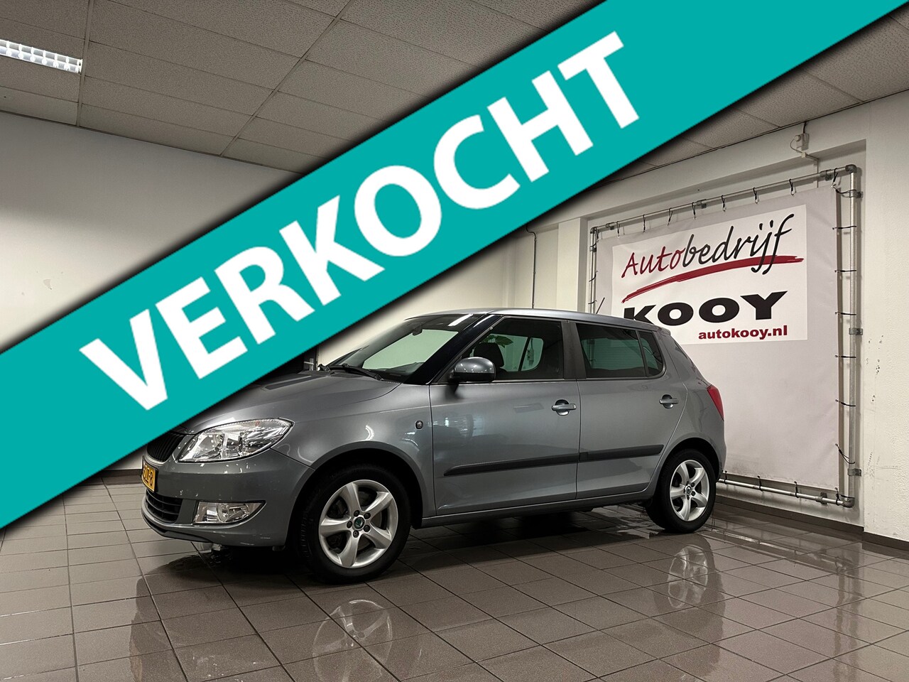 Skoda Fabia - 1.2 TSI Tour * Automaat / 1e Eig / Trekhaak / LM Velgen / Cruise control / NL Auto * - AutoWereld.nl