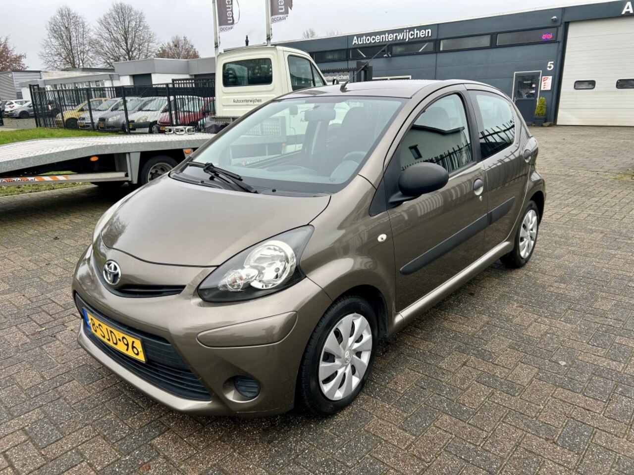 Toyota Aygo - 1.0 VVT-i Now - Weinig Km - Nette Auto - AutoWereld.nl