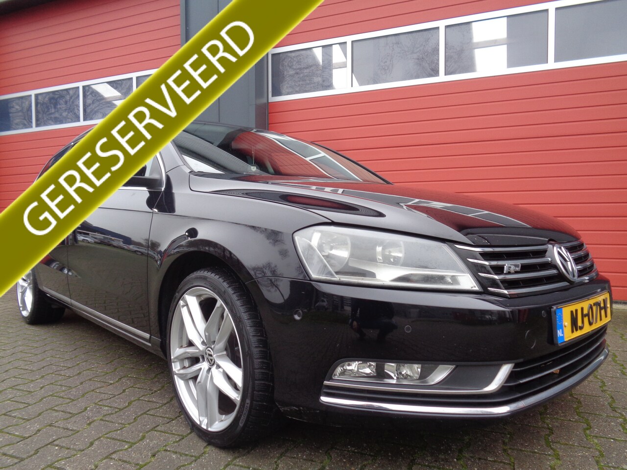 Volkswagen Passat Variant - 2.0 TDI Highline BlueMotion Leer Clima Navi Cruise 6-BAK LMV - AutoWereld.nl