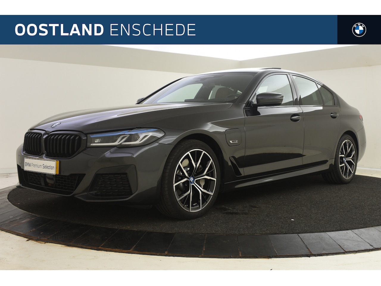 BMW 5-serie - 530e High Executive M Sport Automaat / Schuif-kanteldak / Adaptief onderstel / Stoelverwar - AutoWereld.nl