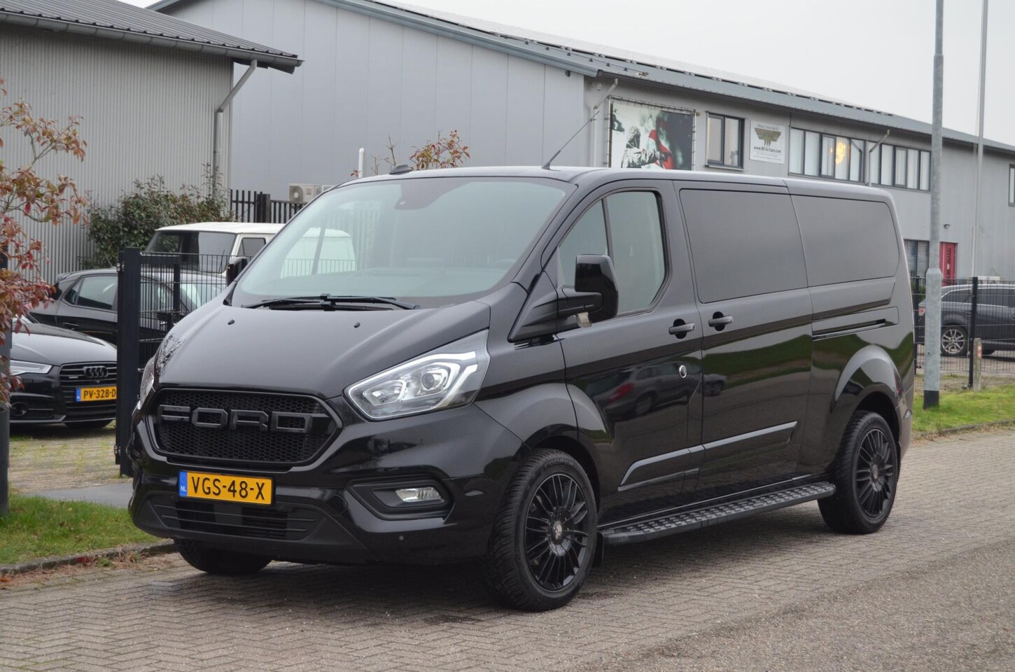 Ford Transit Custom - 320 2.0 TDCI L2H1 DC|Leer|Camera|Automaat - AutoWereld.nl