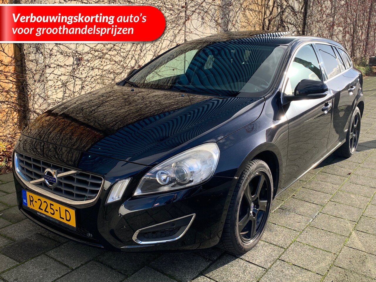 Volvo V60 - 2.0 T5 Summum|Automaat|127000KM|Opendak|Camera| - AutoWereld.nl