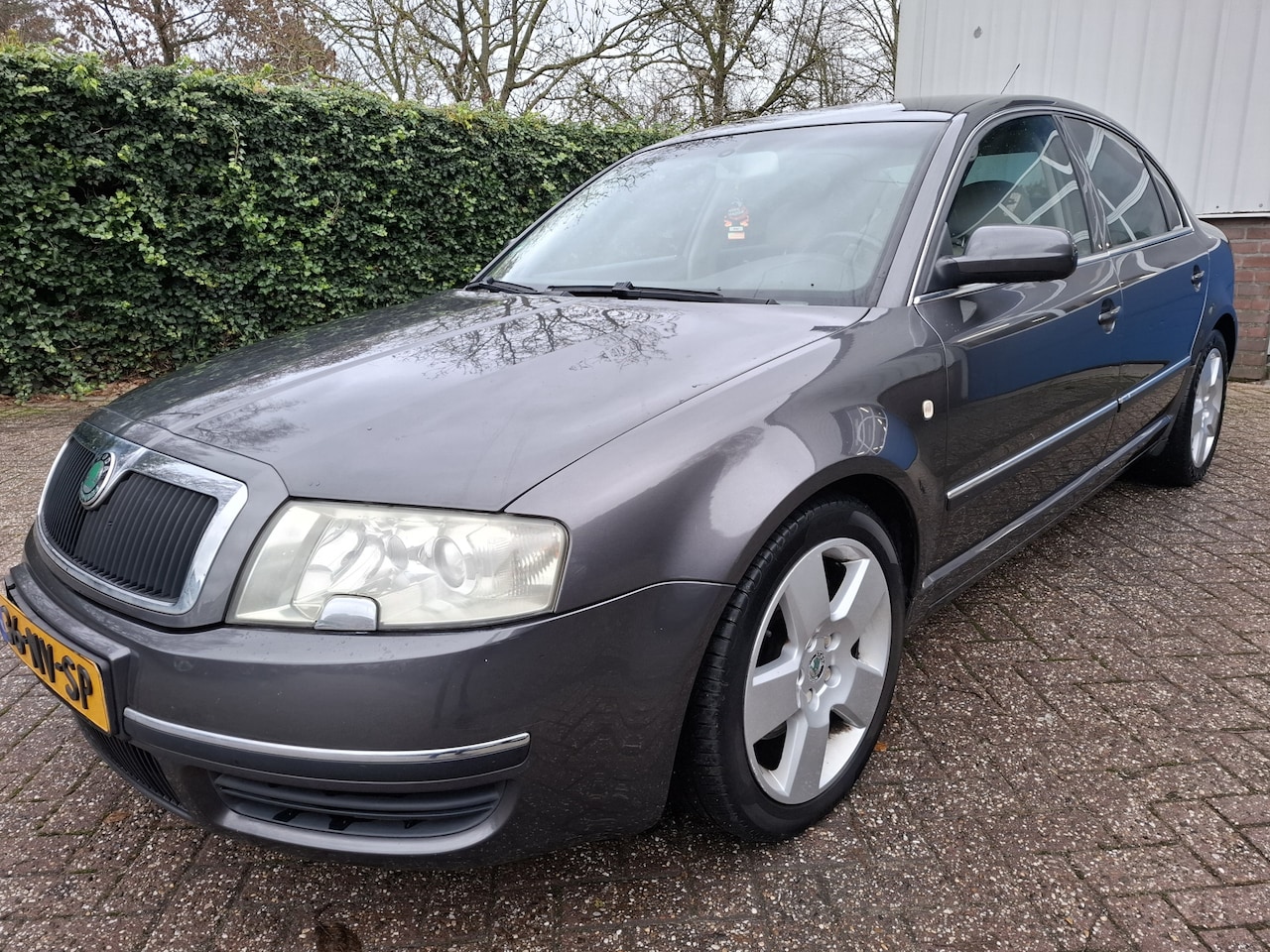 Skoda Superb - 2.8 V6 Elegance CLIMAT/CRUISE/PDC.A/LEER/XENON 193PK - AutoWereld.nl