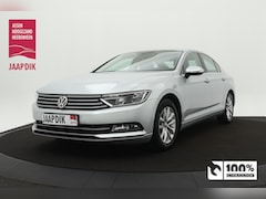 Volkswagen Passat - BWJ 2017 1.8 180 PK TSI Business Edition R / AUTOMAAT TREKHAAK / STOELVERWARMING / STUURVE