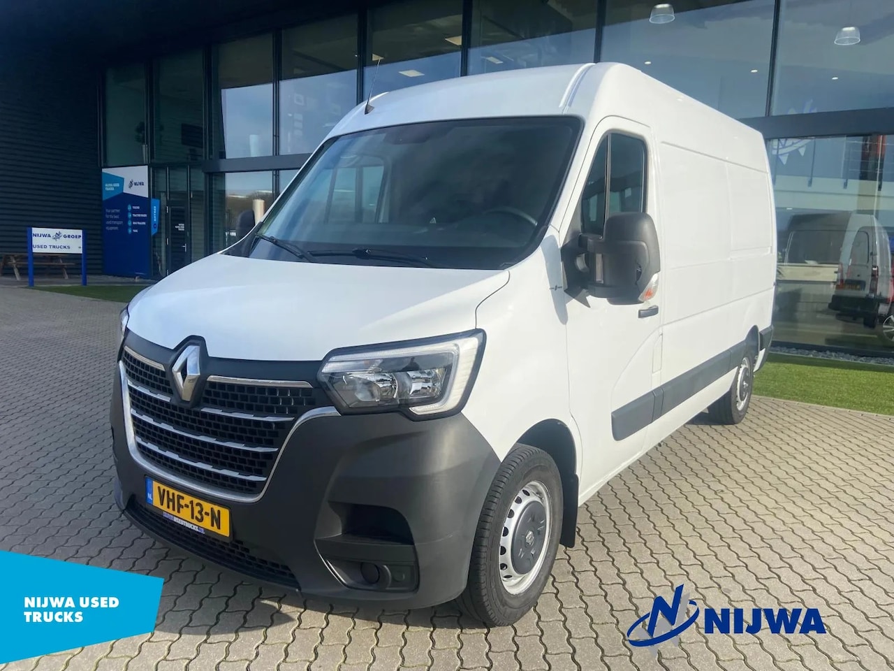 Renault Master - T35 150 L2H2 Trekhaak + Navigatie - AutoWereld.nl