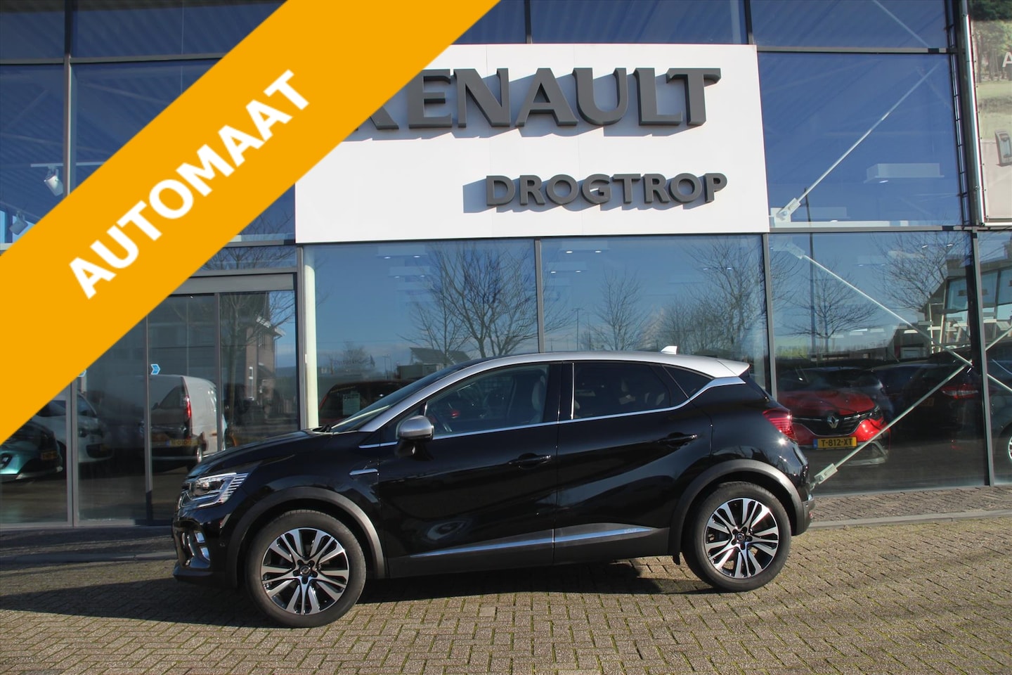 Renault Captur - 155PK-INITIALE PARIS-AUTOM-35DKM-LEDER-PANODAK- - AutoWereld.nl