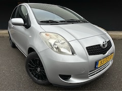 Toyota Yaris - 1.3 VVTi Sol MMT // Automaat //