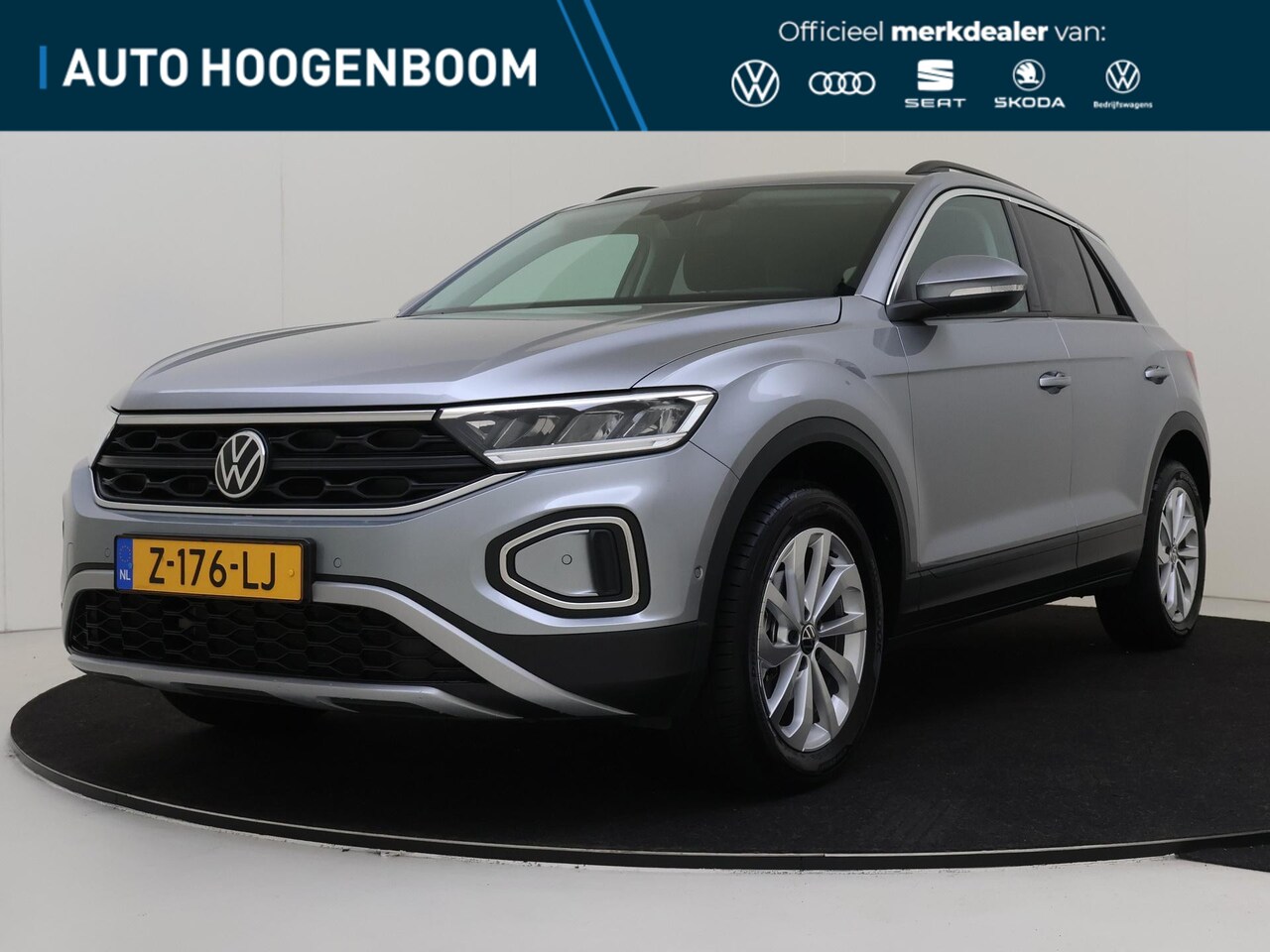 Volkswagen T-Roc - 1.0 TSI Life Edition | Achteruitrijcamera | Keyless | CarPlay | Elektrisch inklapbare buit - AutoWereld.nl