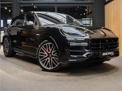 Porsche Cayenne - Turbo E-Hybrid Carbon Massage Pano 4.0 Turbo E-Hybrid Sport Design 22" Achteras