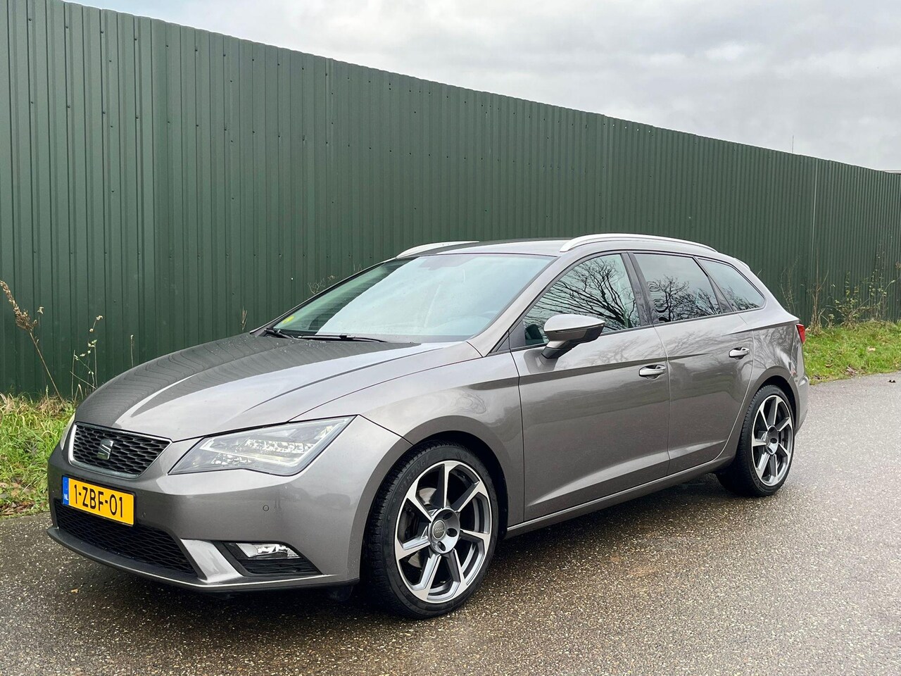 Seat Leon ST - 1.6 TDI FR TREKHAAK - AutoWereld.nl