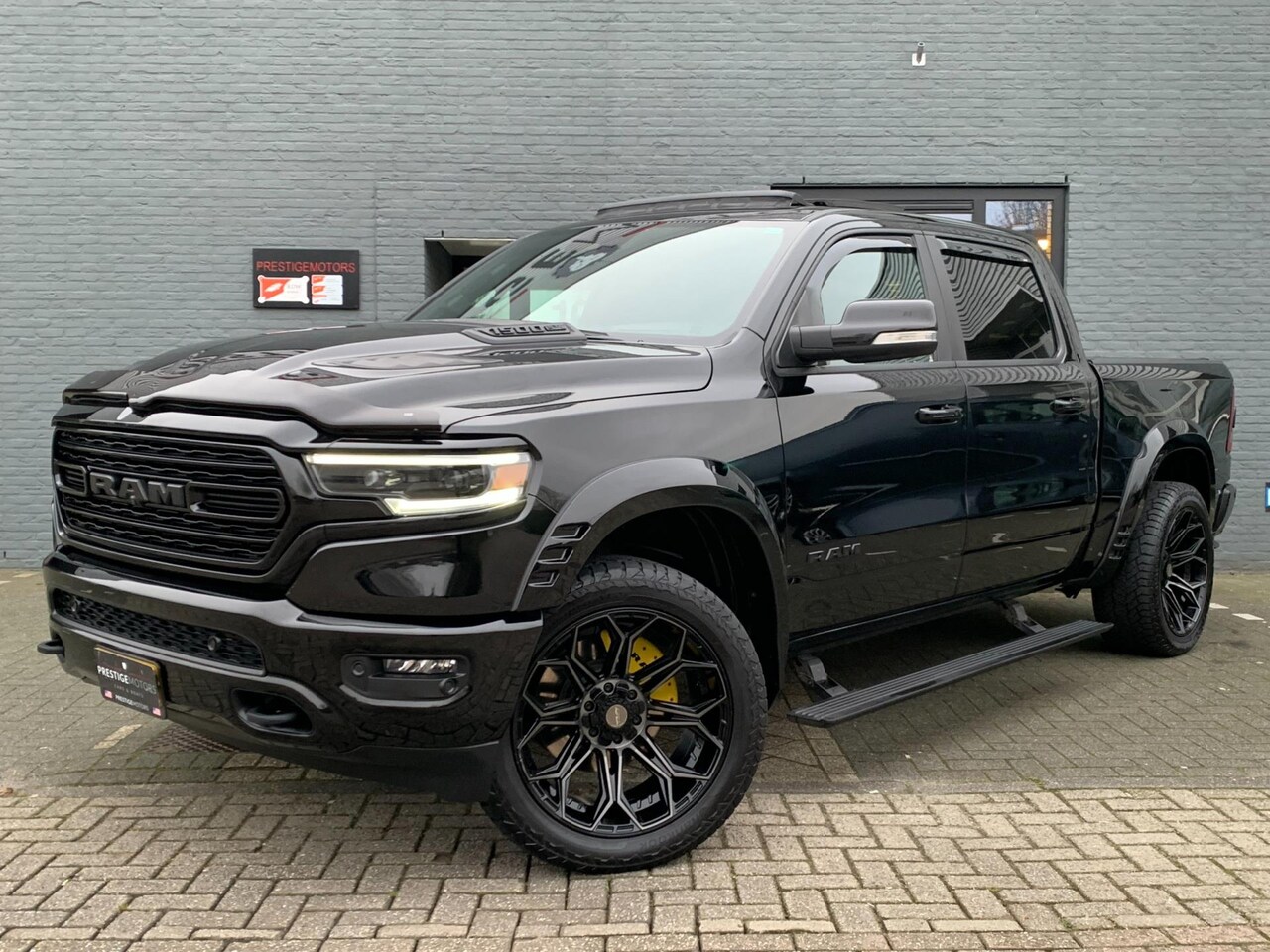 Dodge Ram 1500 - Night 5.7L 401pk LPG 4X4 360cam Head-up Wide Body - AutoWereld.nl