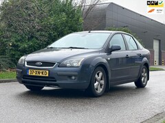 Ford Focus - 1.6-16V Futura Navigatie/Carplay*17-09-2025 APK*NAP*Cruise*Airco*LM velgen*Distributie ver