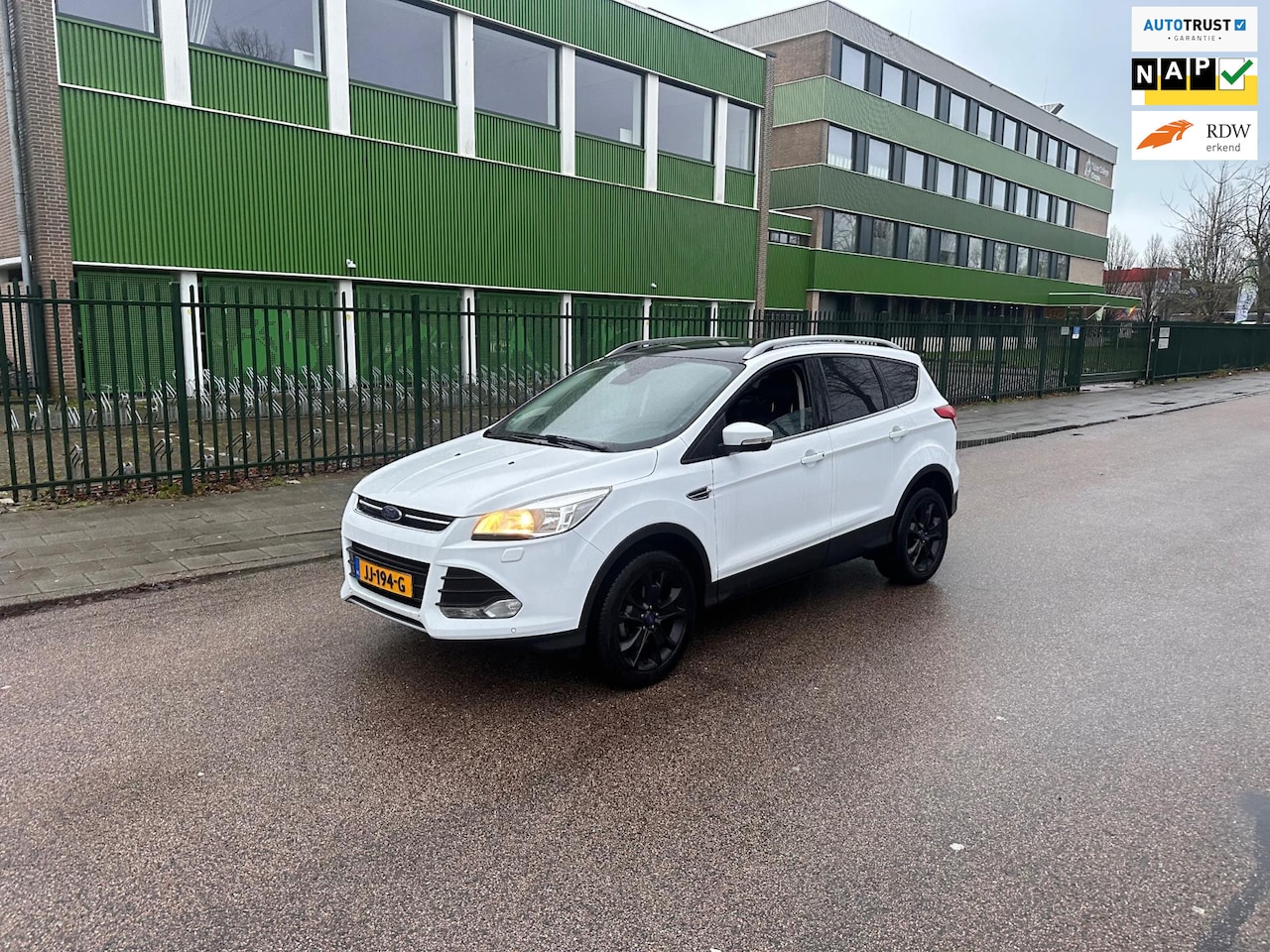 Ford Kuga - 1.5 Titanium Loopt op 3 cilinder.Navi.Clima.Camera - AutoWereld.nl