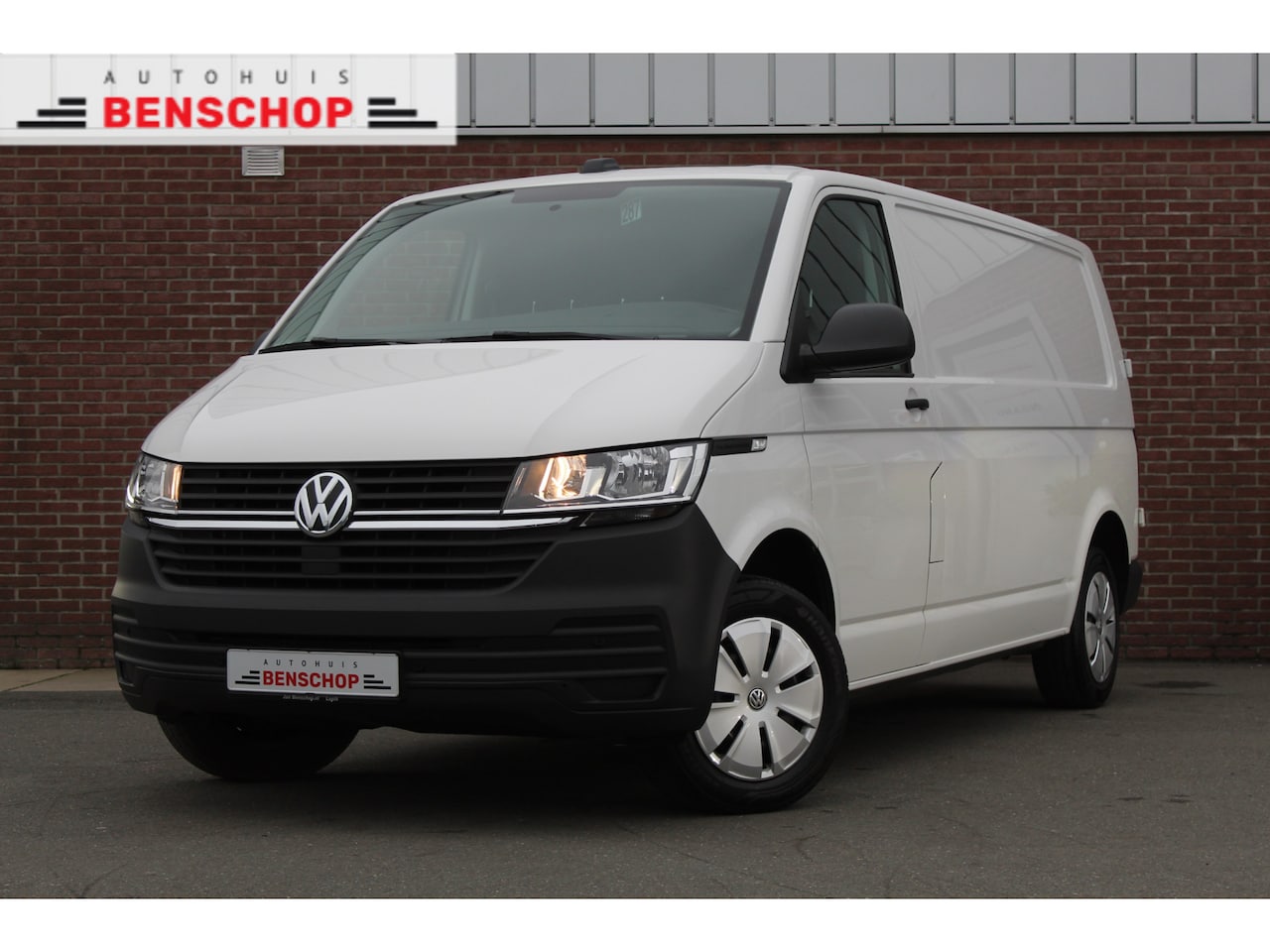 Volkswagen Transporter - T6.1 2.0 TDI 150PK DSG L2H1 |CAMERA|WEBASTO|BETONPLEXVLOER|TREKHAAK| - AutoWereld.nl