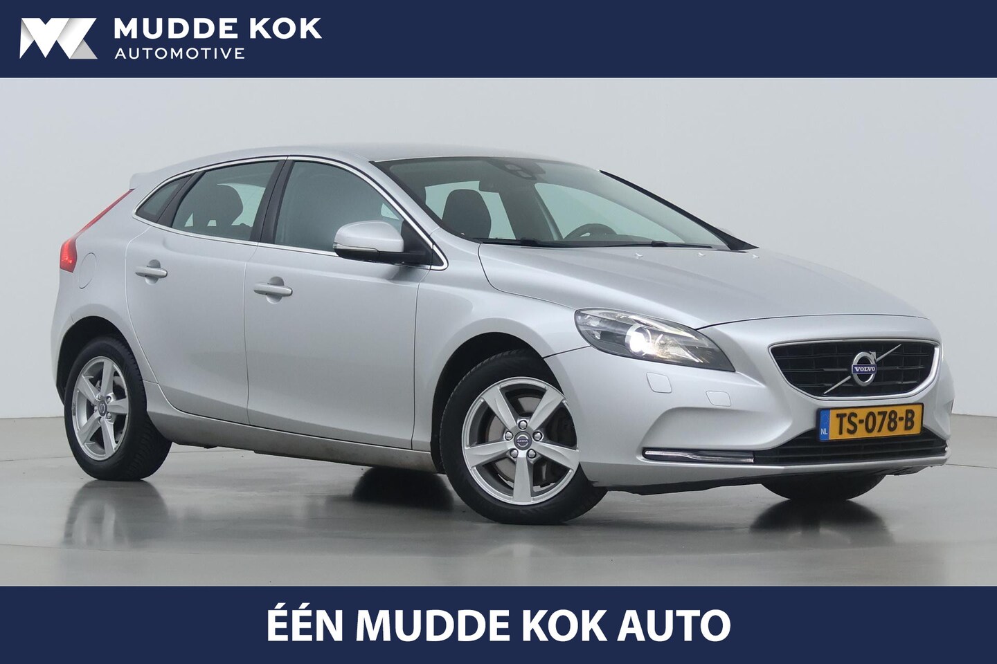 Volvo V40 - D3 Momentum | Automaat | Stoelverwarming | Cruise Control | Bluetooth - AutoWereld.nl