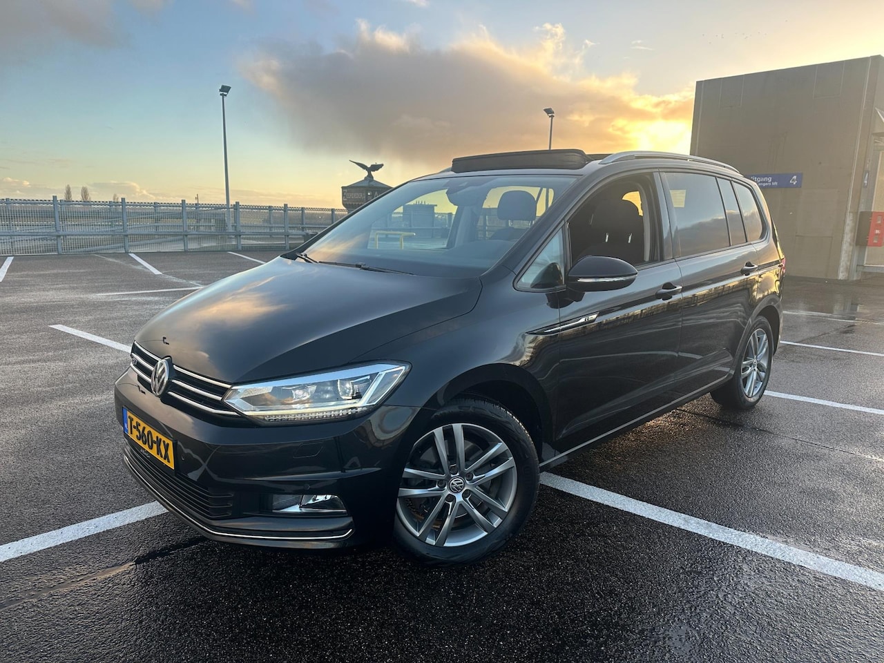 Volkswagen Touran - 1.4 TSI DSG R-Line|Pano|Matrix|Acc|7pers| - AutoWereld.nl