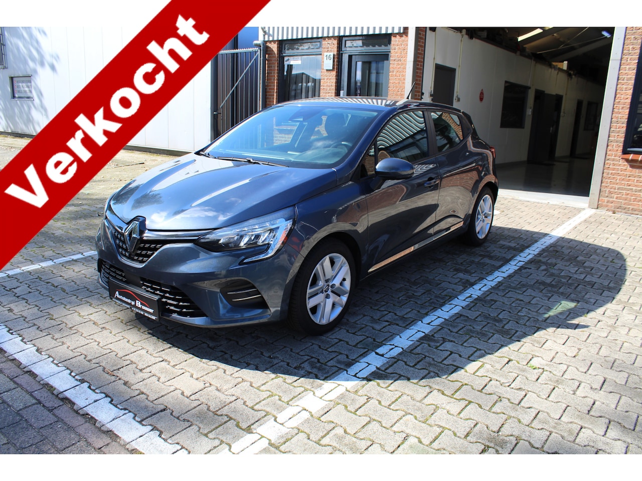 Renault Clio - 1.0 TCe 90 pk Business Zen sport velgen / trekhaak - AutoWereld.nl