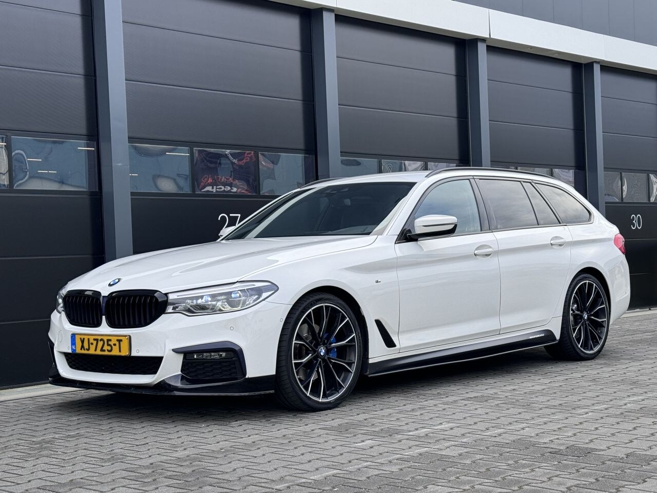 BMW 5-serie Touring - 2.0 518d M Performance Sport - AutoWereld.nl