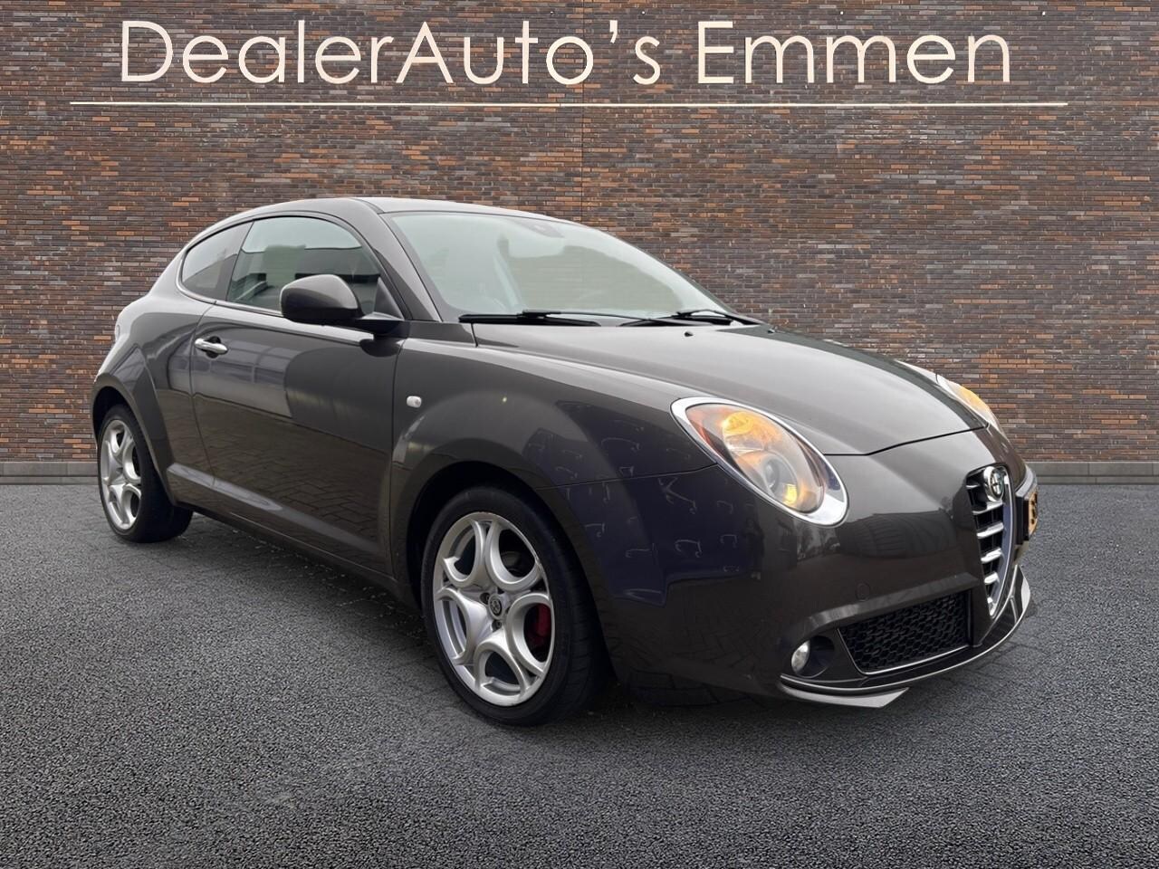 Alfa Romeo MiTo - 0.9 T. ECC LMV NAVIGATIE CRUISE LEDER - AutoWereld.nl