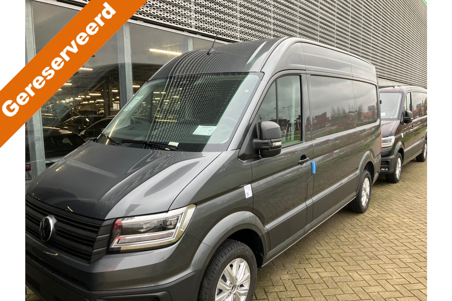 Volkswagen Crafter - 35 TDI 177 PK Automaat L3H3 Hero Edition - AutoWereld.nl