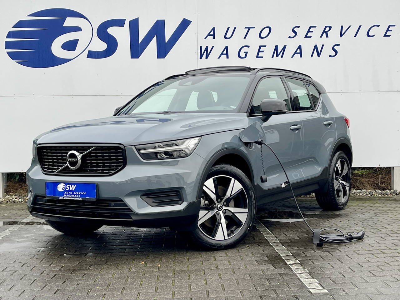 Volvo XC40 - 1.5 T4 Recharge R-Design | Pano | Trekhaak | Navi | CarPlay | LED | DAB+ | 19 inch - AutoWereld.nl