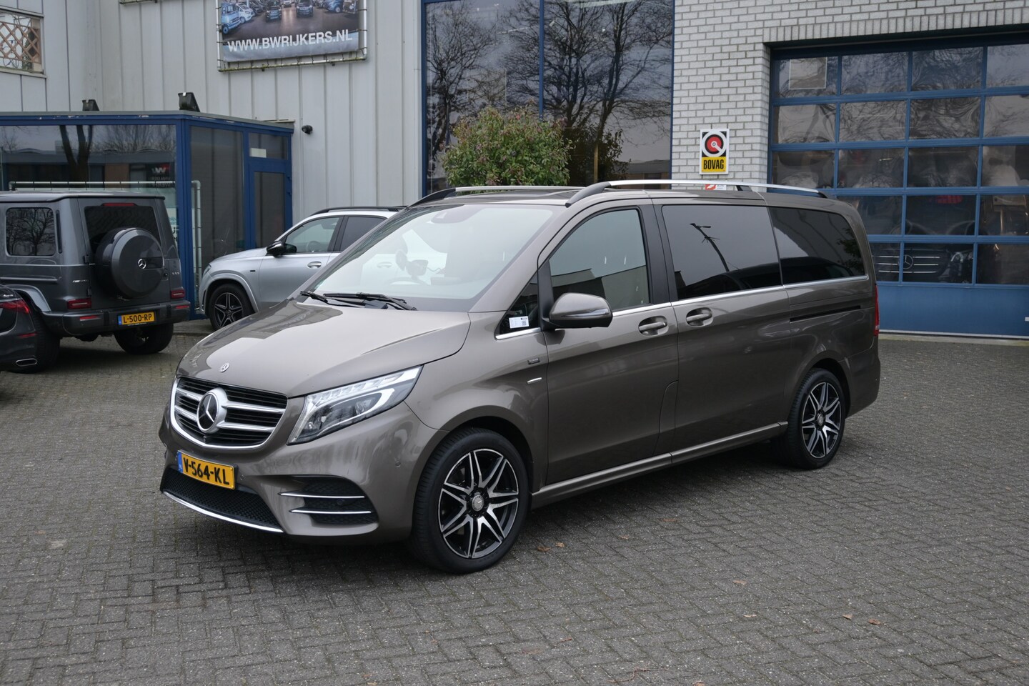 Mercedes-Benz V-klasse - 250d 4-MATIC AMG Lang DC Avantgarde Edition AMG pakket, Koelkast, Distronic, Geventileerde - AutoWereld.nl