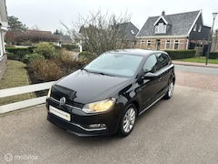 Volkswagen Polo - 1.2 TSI 90PK LOUNGE CLIMATE CONTROLE PARKEERSENSOREN STOELVERWARMING NETTE AUTO