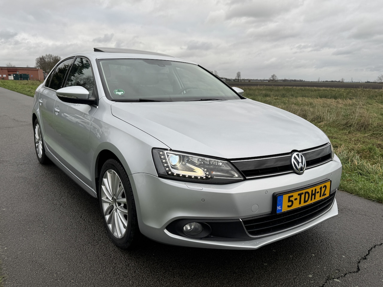 Volkswagen Jetta - 1.4 TSI Hybrid Highline XENON/NAVI/SCHUIFDAK - AutoWereld.nl