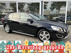 Volvo V60 - 2.0 T5 Momentum 50% deal 6.475, - ACTIE Automaat / Memory / Trekhaak / PDC achter / Navi