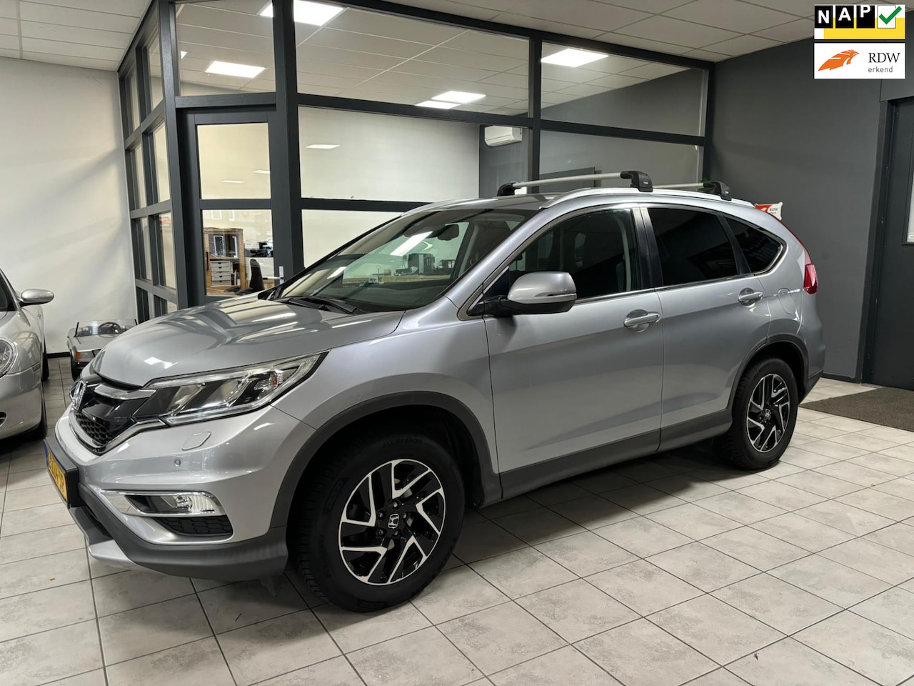 Honda CR-V - 2.0 4WD Elegance automaat/navi/camera - AutoWereld.nl