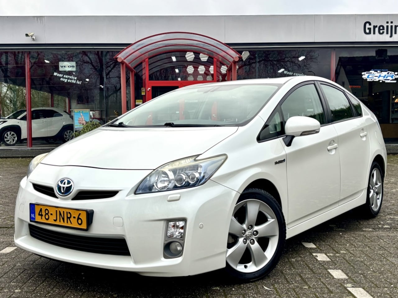 Toyota Prius - 1.8 Dynamic Hybride Automaat | Cruise | Camera | 17'' Lmv - AutoWereld.nl