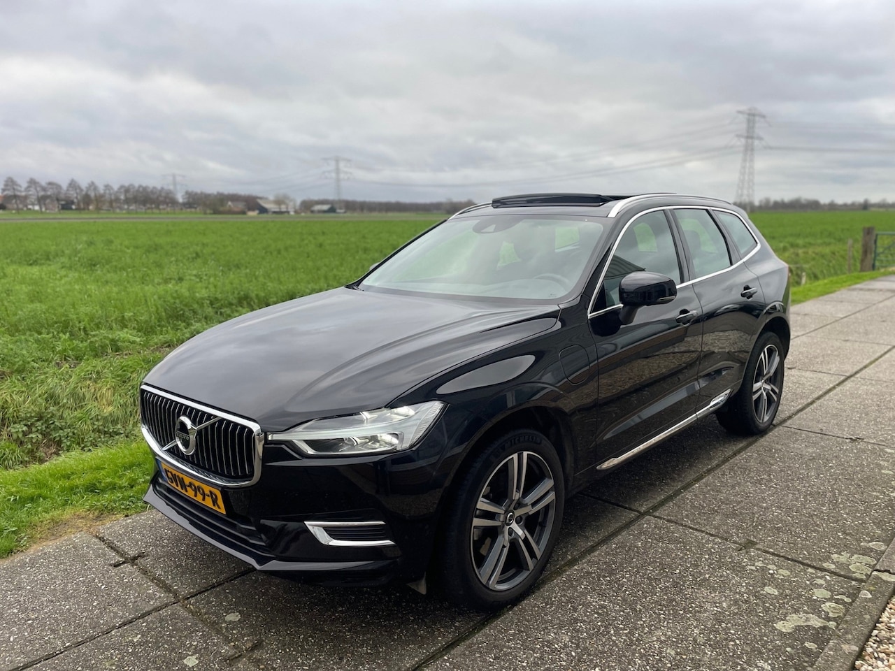 Volvo XC60 - 2.0 Recharge T6 AWD Business, PANORAMA/SCHUIFDAK - AutoWereld.nl