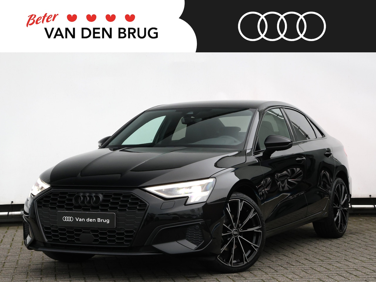 Audi A3 Limousine - 30 TFSI S edition 110pk | 19" Velgen | Stoelverwarming | RS-stoelen | Parkeersensoren v+a - AutoWereld.nl