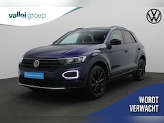 Volkswagen T-Roc - 1.5 TSI 150PK DSG Style | Trekhaak | Camera | Stoelverwarming | Navi | Parkeersensoren voo