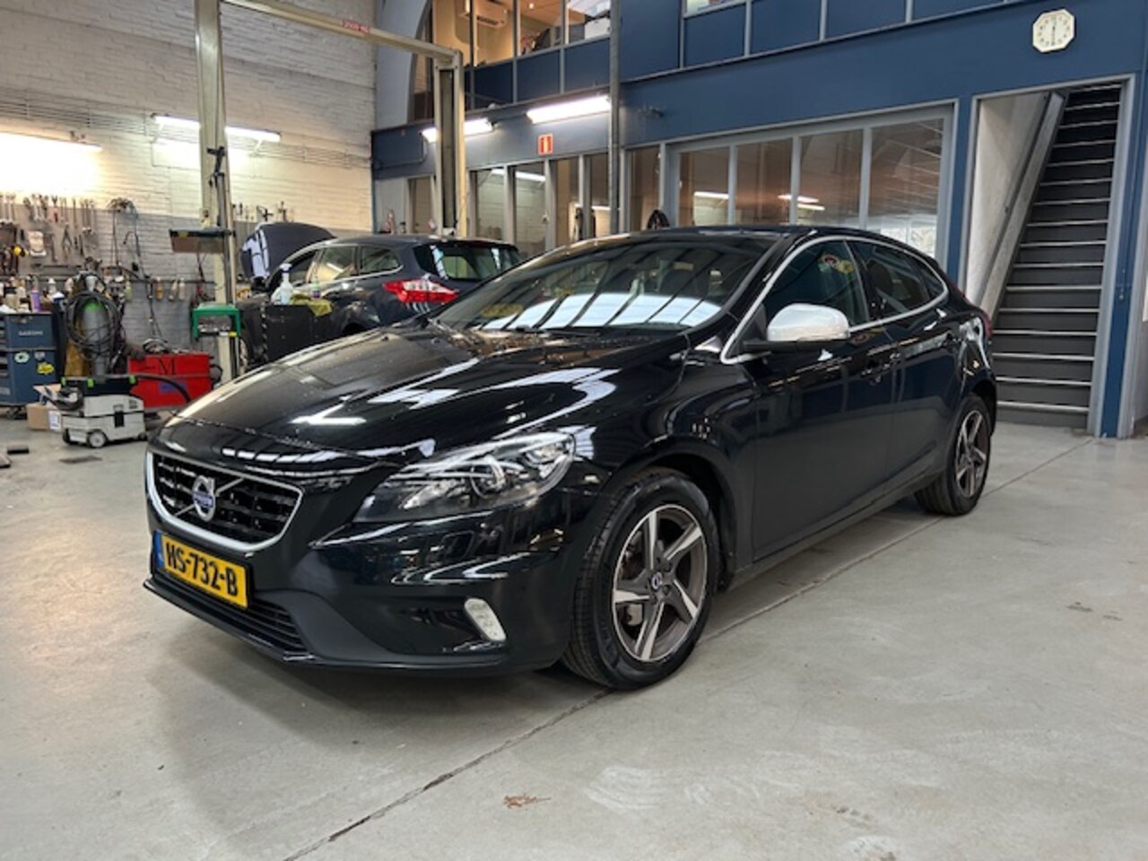 Volvo V40 - 2.0 D2 R-Design Business 2.0 D2 120PK R-Design Business - AutoWereld.nl