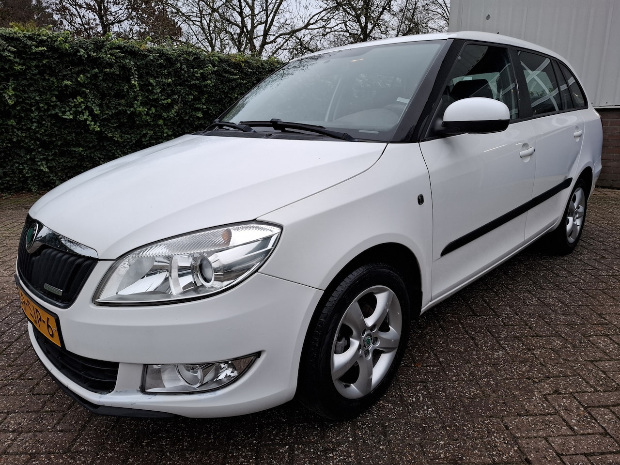 Skoda Fabia Combi - 1.2 TDI Greenline AIRCO/CRUISE/NAVI/PDC.A 75PK - AutoWereld.nl