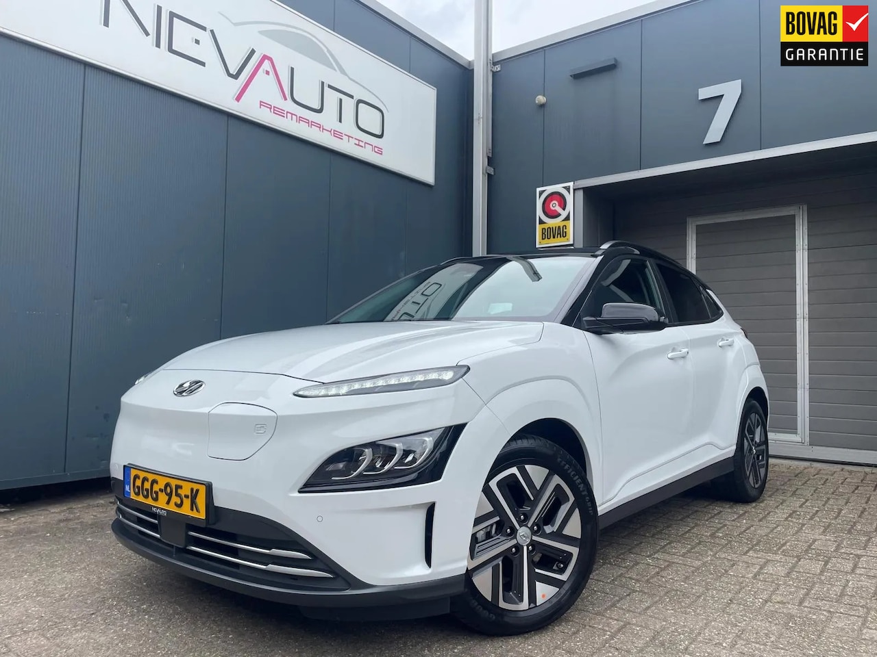 Hyundai Kona Electric - EV Premium 64 kWh 204PK €24.400 NA SUBSIDIE - AutoWereld.nl