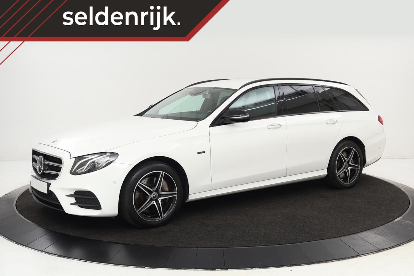 Mercedes-Benz E-klasse - 300de AMG Night | Adaptive cruise | Burmester Sound | Stoelverwarming | Keyless | Carplay - AutoWereld.nl