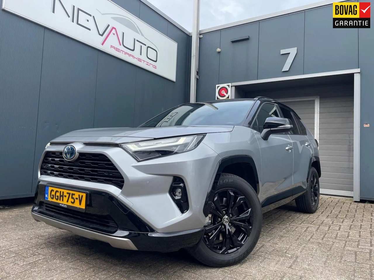 Toyota RAV4 - 2.5 Hybrid Bi-Tone FACELIFT JBL 219PK NAVI CAMERA - AutoWereld.nl