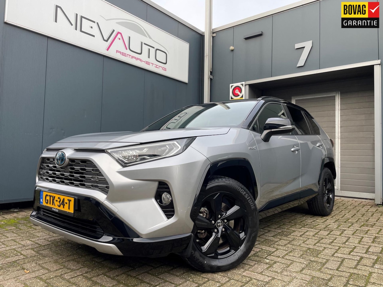 Toyota RAV4 - 2.5 Hybrid Bi-Tone 219PK STOELVERWARMING APPLE CARPLAY - AutoWereld.nl