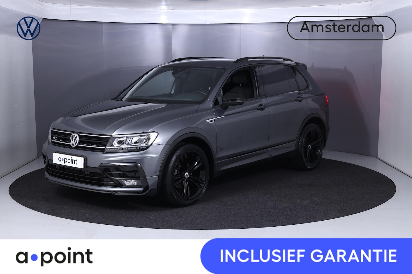 Volkswagen Tiguan - 1.5 TSI ACT Highline Business R 150 pk Automaat (DSG) | Navigatie | Elektr. trekhaak | Par - AutoWereld.nl