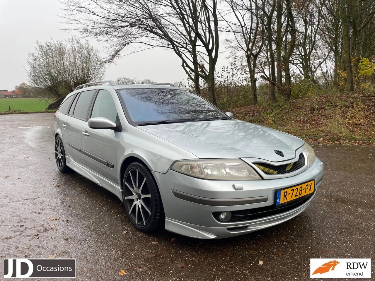 Renault Laguna Grand Tour - 3.0-24V V6 Initiale 3.0-24V V6 Initiale - AutoWereld.nl