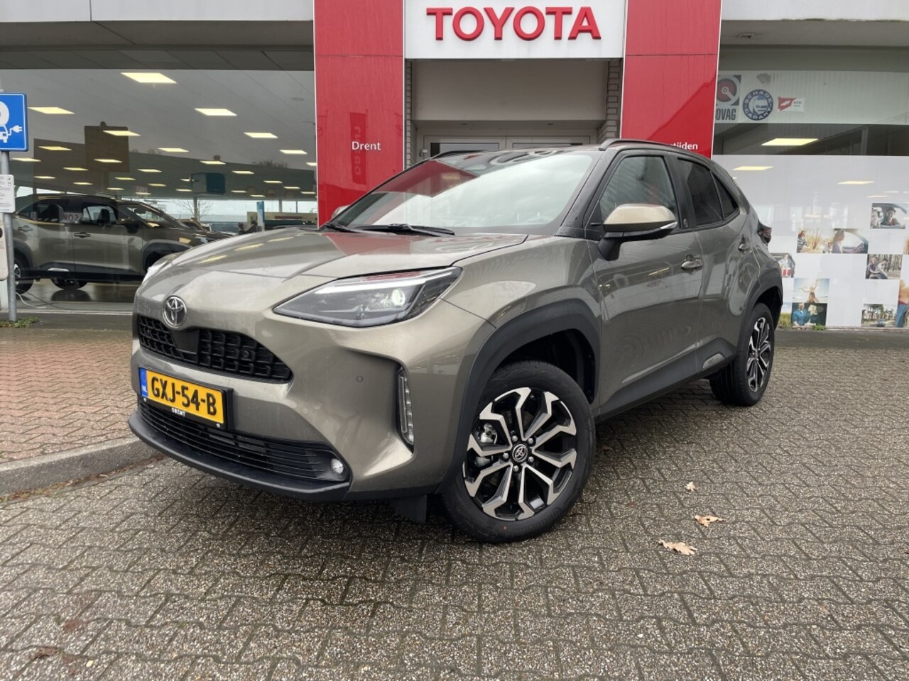 Toyota Yaris Cross - 1.5 Hybrid 130 Executive Limited | Sensoren v/a | Stoel & Stuurv - AutoWereld.nl