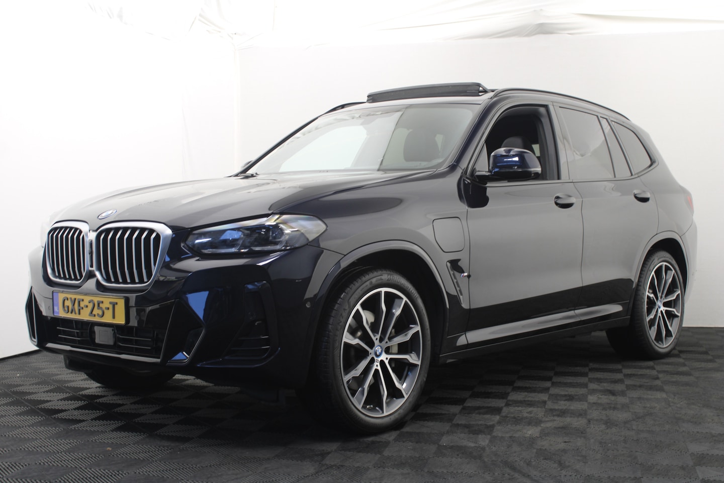 BMW X3 - xDrive30e High Executive M-sport |Pano|Leder|360 camera| - AutoWereld.nl