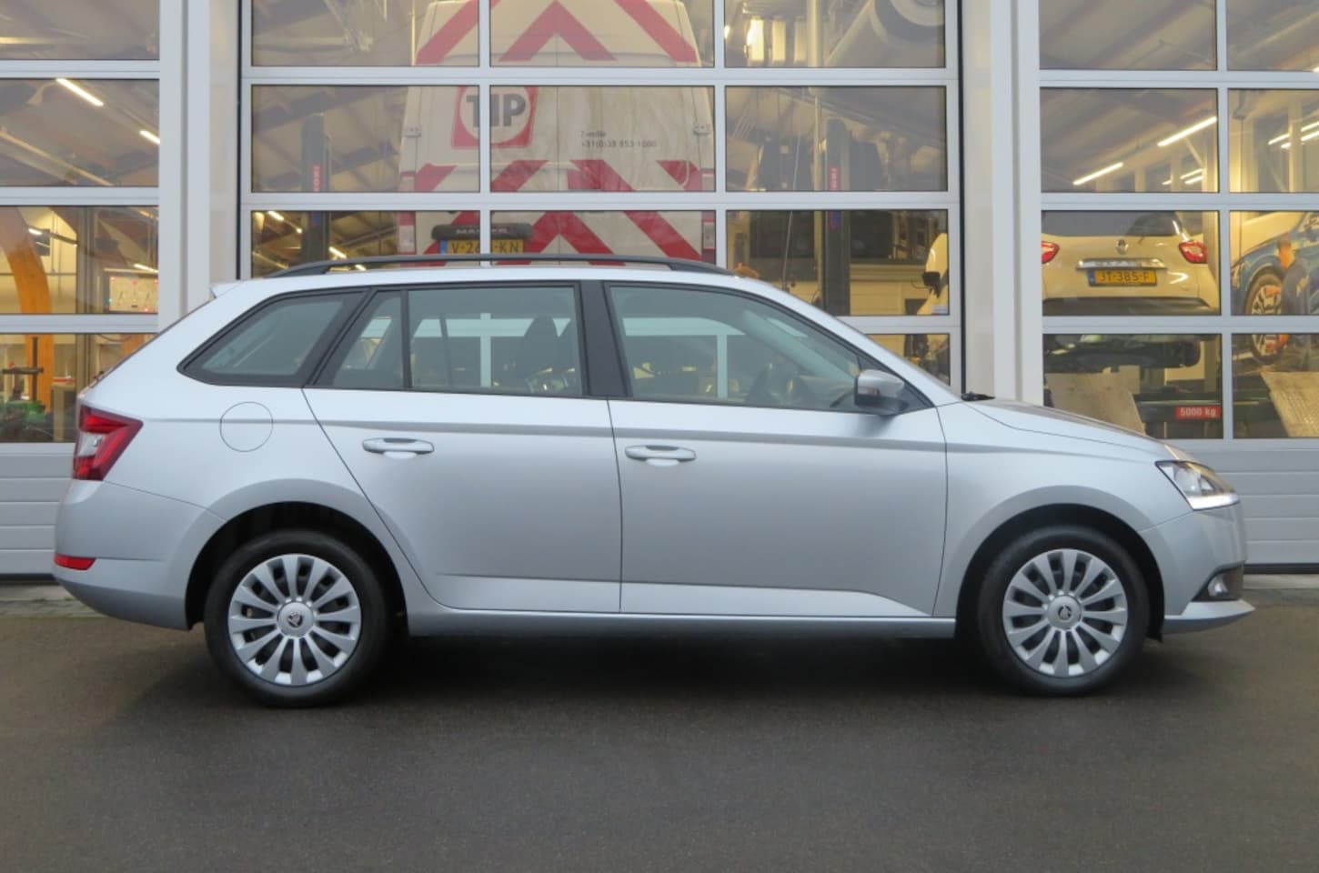 Skoda Fabia Combi - 1.0 TSI Active 1.0 TSI Active - AutoWereld.nl